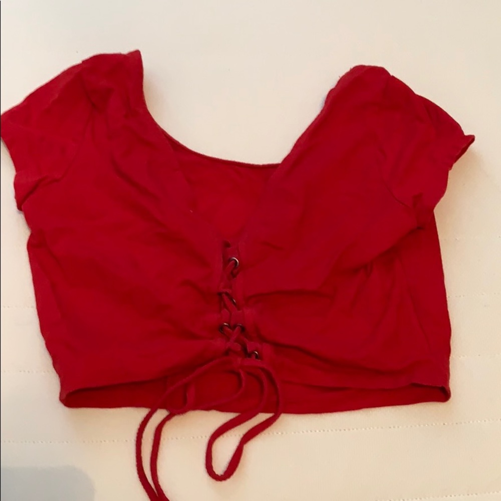 Crop top with Ties in the middle